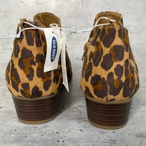 NWT Old Navy leopard print ankle bootie 8 - Picture 6 of 10